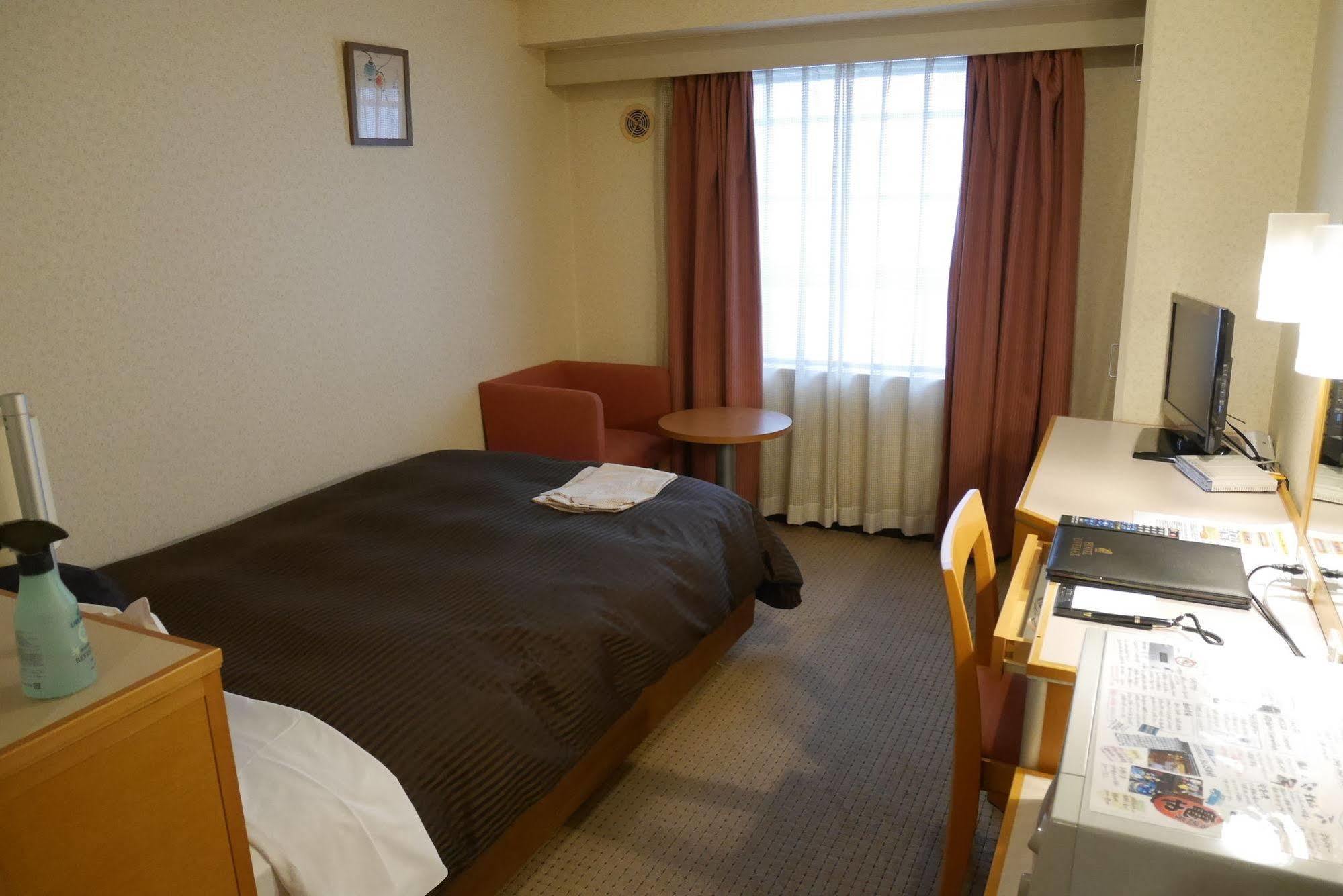 Hotel Livemax Budget Yokohama Kannai Exterior foto