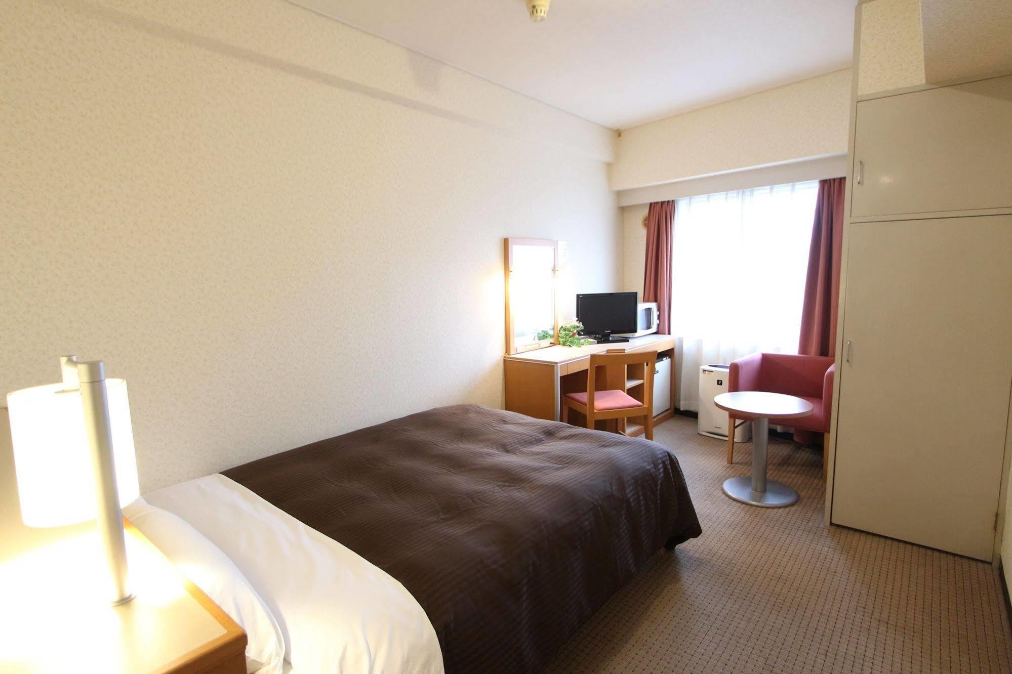 Hotel Livemax Budget Yokohama Kannai Exterior foto